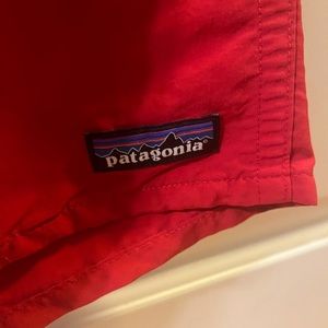 Patagonia 7 inch inseam baggies- Red